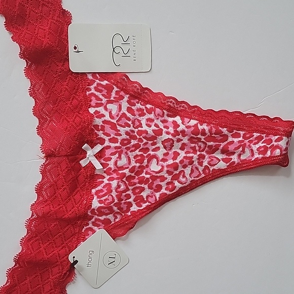 Reńe Rofé Red Leopard Print Thongs - Picture 2 of 4